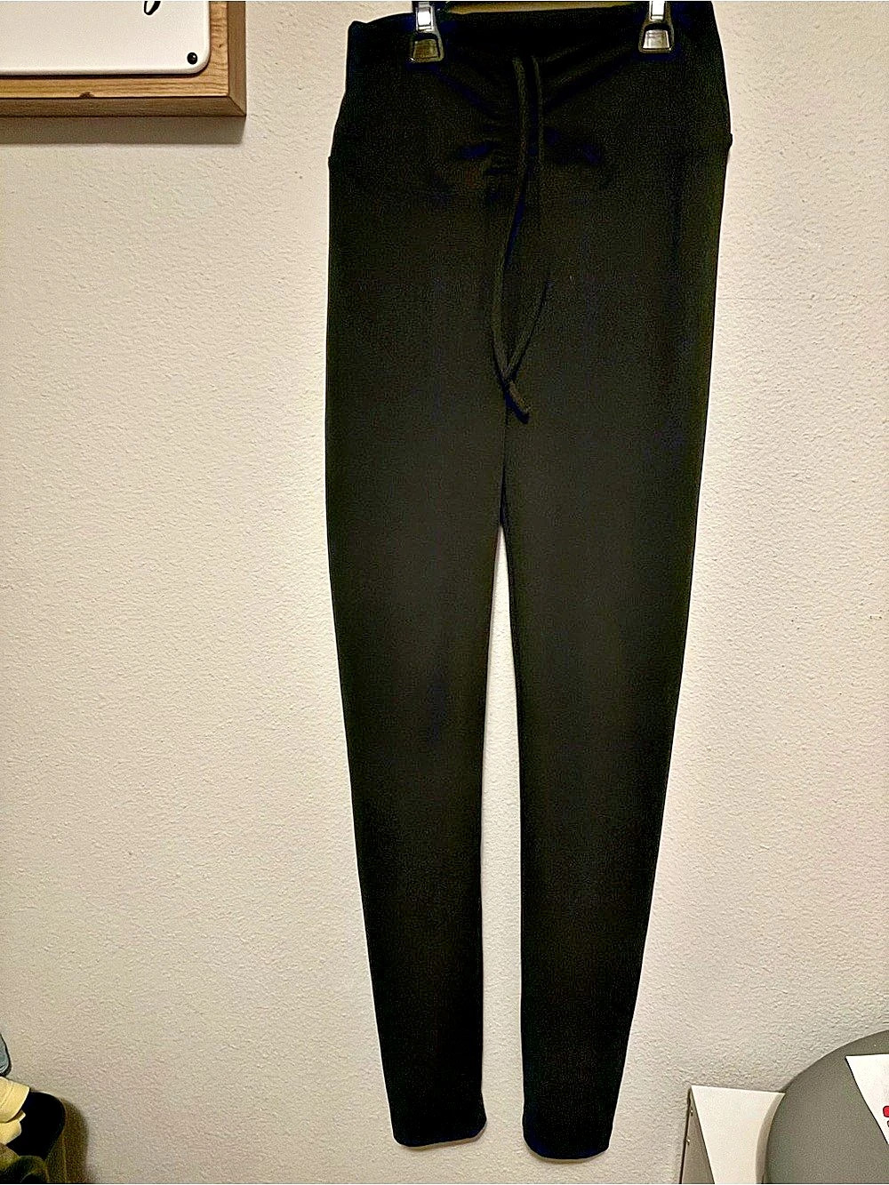 PINK Leggings in Black Like New